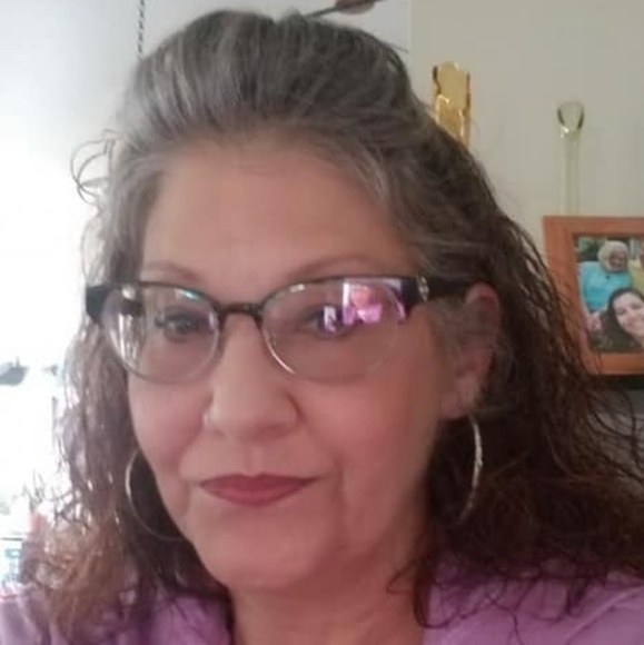 Meet your Posher, Tricia - Picture 1 of 4